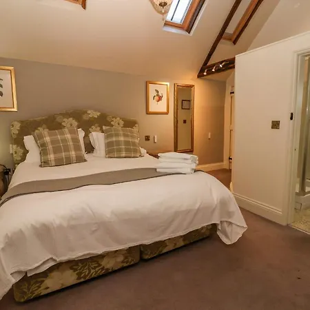 Manor House *